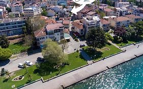 Blue Lake Apartments